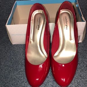 Red pumps